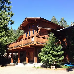  Chalet Alpine Canada
