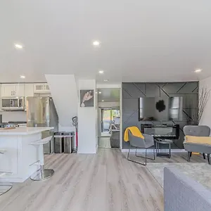  Holiday home Cheerful 3 Bedroom House Canada