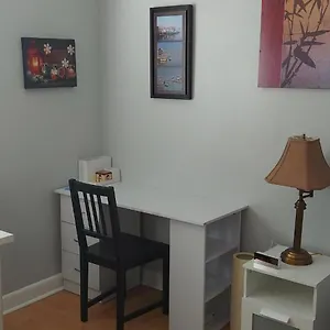  Homestay High Park Single With Personal Washroom And Kitchen Canada